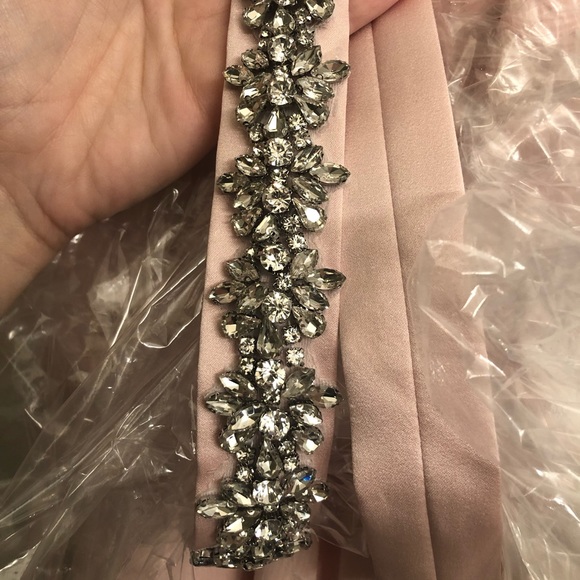 Vera Wang Long Chiffon Low Crisscross Back - Picture 4 of 6